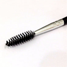MU BRUSH EYELASH